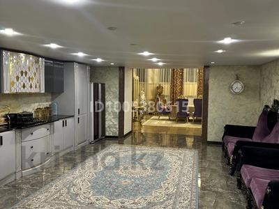 Отдельный дом · 7 комнат · 450 м² · 8 сот., Пришахтинск, Щербакова 21 за 80 млн 〒 в Караганде, Алихана Бокейханова р-н