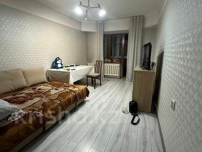 2-комнатная квартира, 52 м², 4/5 этаж, жарокова — жандосова за 40 млн 〒 в Алматы, Бостандыкский р-н
