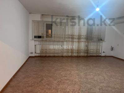 4-комнатная квартира · 90 м² · 5/5 этаж, Канцева 1 56 — Абая за 250 000 ₸ в Атырау, мкр Ак депо