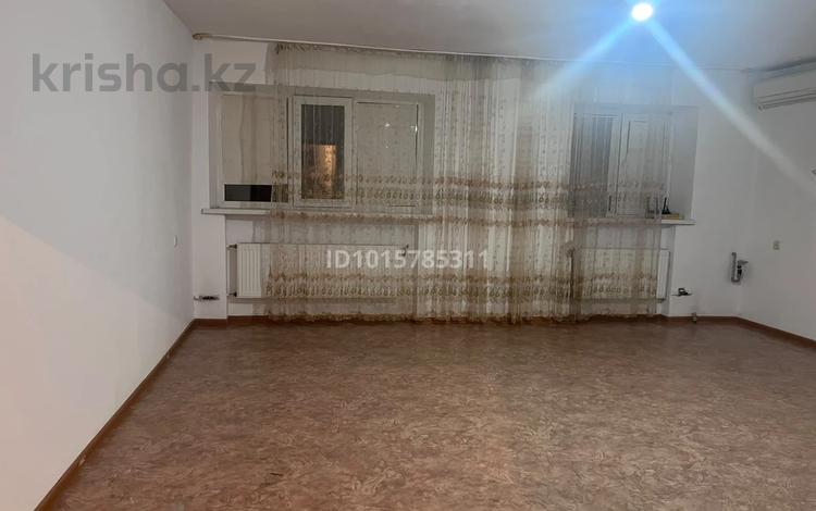 4-комнатная квартира · 90 м² · 5/5 этаж, Канцева 1 56 — Абая за 250 000 ₸ в Атырау, мкр Ак депо — фото 2