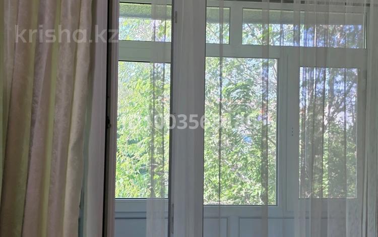 3-комнатная квартира · 63 м² · 2/5 этаж, Шерубай батыра 35 — Проспект, Калинина, Абая за 15.8 млн 〒 в Абае — фото 2