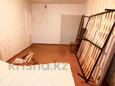1-комнатная квартира · 31 м² · 1/5 этаж, Майкудук, 15й микрорайон за 6 млн ₸ в Караганде, Алихана Бокейханова р-н