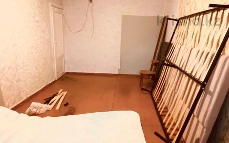 1-бөлмелі пәтер · 31 м² · 1/5 қабат, 15-шағынаудан, бағасы: 6 млн ₸ в Караганде, Алихана Бокейханова р-н — фото 2