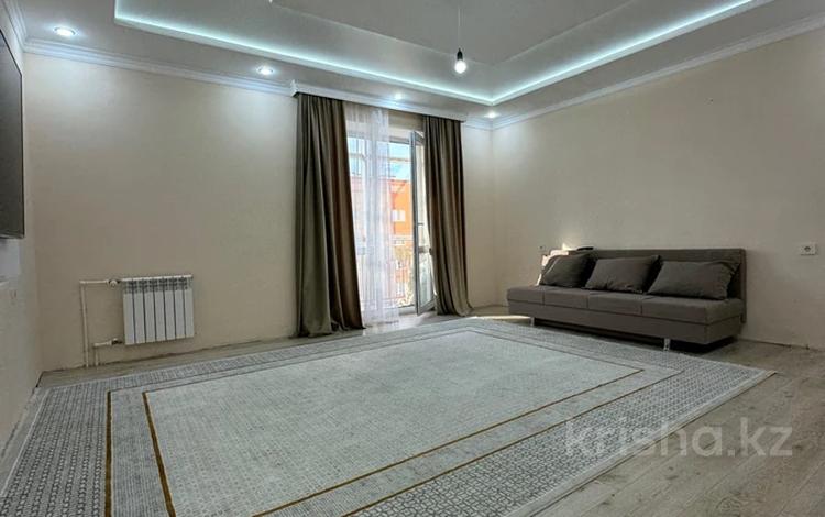 3-комнатная квартира, 100.2 м², 8/9 этаж, самал за 35 млн 〒 в Уральске — фото 2