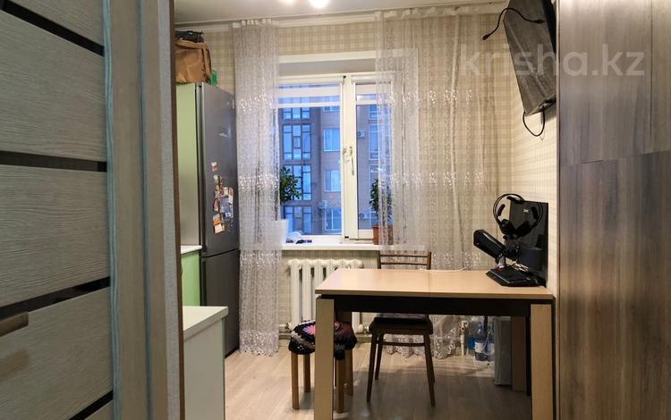 2-бөлмелі пәтер · 54 м² · 8/9 қабат, мкр Юго-Восток, Мкр Степной 2 1, бағасы: 22.5 млн ₸ в Караганде, Казыбек би р-н — фото 7