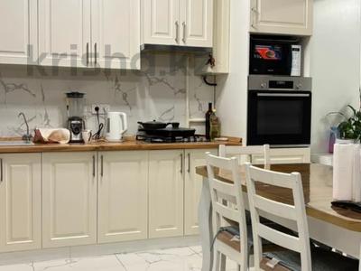 4-комнатная квартира · 90 м² · 2/4 этаж, АБАЯ 109А — ТРЦ "Глобус" за 72.5 млн ₸ в Алматы, Алмалинский р-н