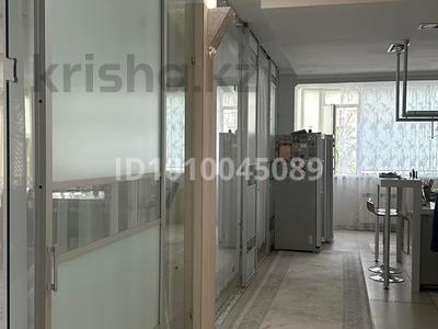 3-комнатная квартира · 183 м² · 3/4 этаж, Сазда-4, Ғ жубанова — Гришина за 63 млн ₸ в Актобе