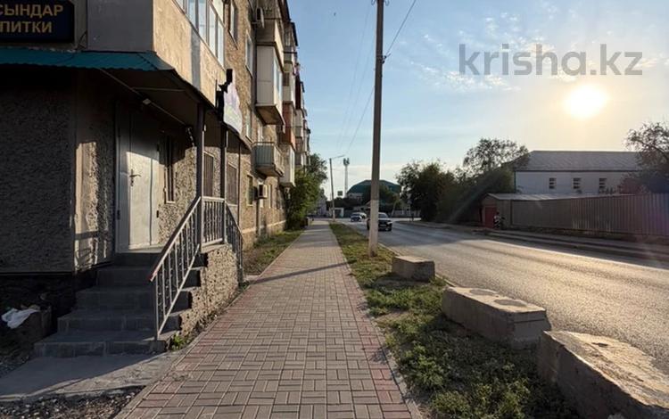 Дүкендер мен бутиктер · 45 м², бағасы: 13.5 млн ₸ в Актобе, мкр 5 — фото 2