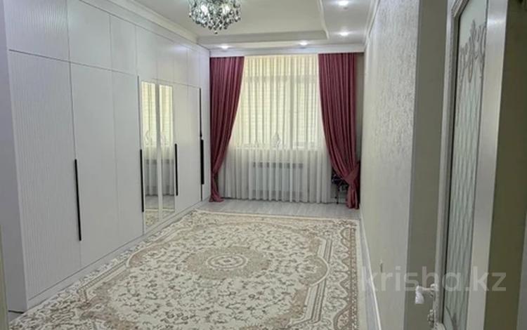 3-комнатная квартира · 128 м² · 1/10 этаж, 16-й мкр 92 за 42.9 млн ₸ в Актау — фото 2