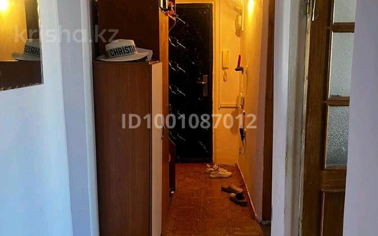 3-бөлмелі пәтер · 59.79 м² · 3/5 қабат, Баймуханова 47а — Института нефти и газа, бағасы: 20 млн ₸ в Атырау — фото 2