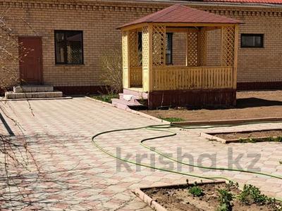 Отдельный дом · 7 комнат · 635 м² · 10 сот., Аманжолова за 360 млн 〒 в Караганде, Казыбек би р-н