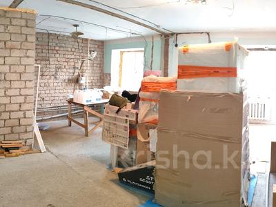 Продажа квартир в Астане: 2-комнатная квартира · 57 м² · 2/5 этаж, Таха Хусейна 15/3 за 18 млн 〒 2-комнатная квартира · 57 м² · 2/5 этаж, Таха Хусейна 15/3 за 18 млн 〒 в Астане, р-н Байконур