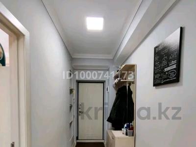 Аренда квартир в Алматы: 2-комнатная квартира · 56 м² · 3/6 этаж · помесячно, Жунисова 10 — Толе би- Жунисова за 250 000 〒 2-комнатная квартира · 56 м² · 3/6 этаж · помесячно, Жунисова 10 — Толе би- Жунисова за 250 000 〒 в Алматы, Наурызбайский р-н