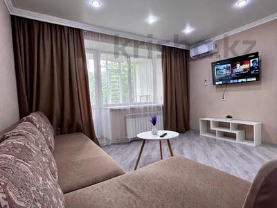 2-комнатная квартира · 40 м² · 5/5 этаж, Панфилова 82 — ЦУМ, ТД Рахат, Каспи банк, Областная прокуратура за 18 000 〒 в Семее