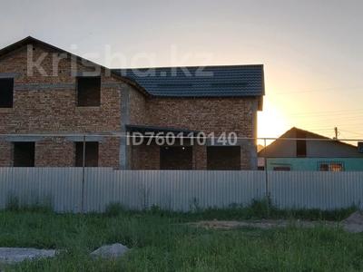 Жеке үй · 4 бөлме · 200 м² · 4 сот., Жеруик 37 — Перед остановкой на лево и до конца, бағасы: 30 млн ₸ в Коянкозе