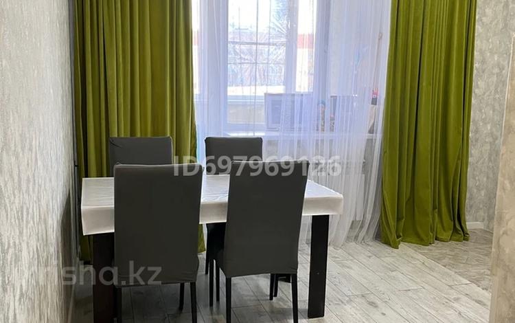 2-бөлмелі пәтер, 78 м², 4/5 қабат, мкр. Алтын орда, Батыс2, бағасы: 27 млн 〒 в Актобе, мкр. Алтын орда — фото 2