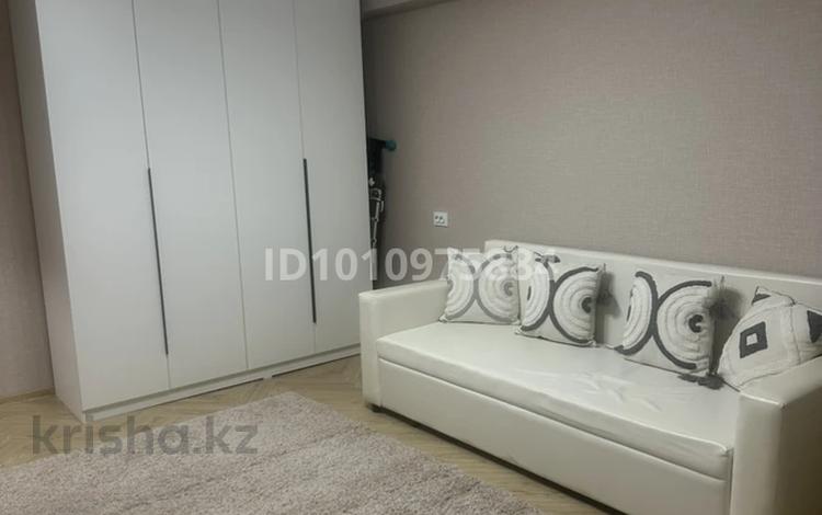 1-комнатная квартира · 35 м² · 1/5 этаж, мкр Алтай-2 50а за 200 000 ₸ в Алматы, Турксибский р-н — фото 16