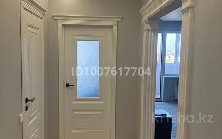 1-бөлмелі пәтер · 40 м² · 4/5 қабат, Каскелен 5/3 — После шлагбаума первый поворот на право и до конца 5ти этажный дом!, бағасы: 20 млн ₸ — фото 2