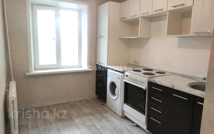 3-комнатная квартира, 63 м², 2/10 этаж, Ломова 179а — магазин Сургут, Караван за 20.5 млн 〒 в Павлодаре — фото 2