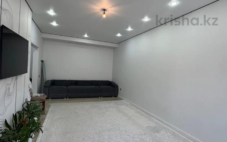 1-бөлмелі пәтер · 49.3 м² · 4/5 қабат, проспект тауелсиздик 18а, бағасы: 22.5 млн ₸ в Актобе — фото 2