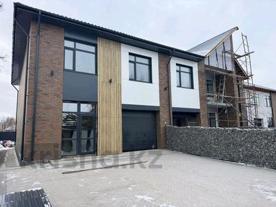 Часть дома · 5 комнат · 207.1 м² · 3.3 сот., Жайсан 37 за ~ 82.8 млн ₸ в Петропавловске
