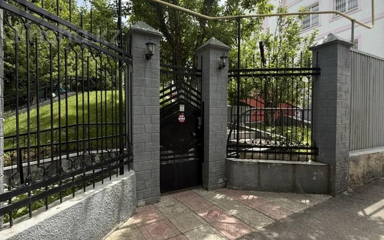 Отдельный дом · 6 комнат · 245 м² · 18 сот., мкр Нурлытау (Энергетик), Садовая 11/13 за 148 млн 〒 в Алматы, Бостандыкский р-н — фото 2