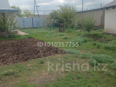 Отдельный дом · 4 комнаты · 100 м² · 10 сот., Республика 124 за 7.5 млн ₸ в Чапаеве