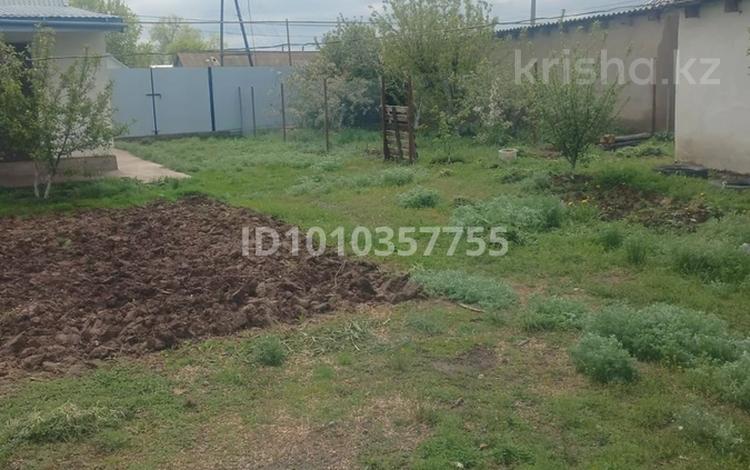 Отдельный дом · 4 комнаты · 100 м² · 10 сот., Республика 124 за 7.5 млн ₸ в Чапаеве — фото 8