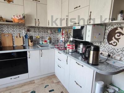 3-комнатная квартира · 72 м² · 3/5 этаж, Новаторов 4 за 33 млн 〒 в Усть-Каменогорске