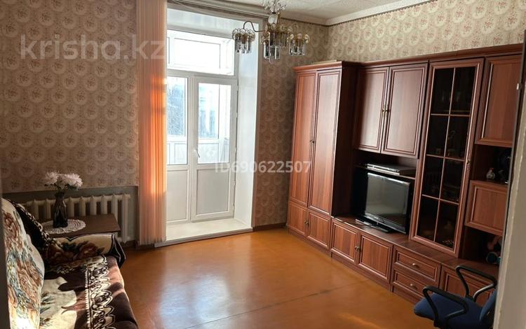 2-комнатная квартира, 50 м², 4/4 этаж помесячно, мкр Новый Город, Назарбаева 3А