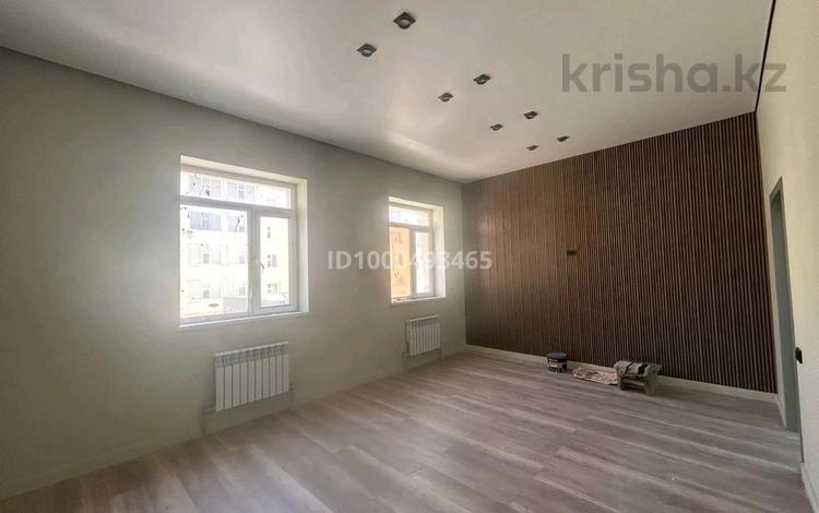 1-комнатная квартира · 53 м² · 1/10 этаж, 17-й мкр 103 за 21 млн ₸ в Актау — фото 2