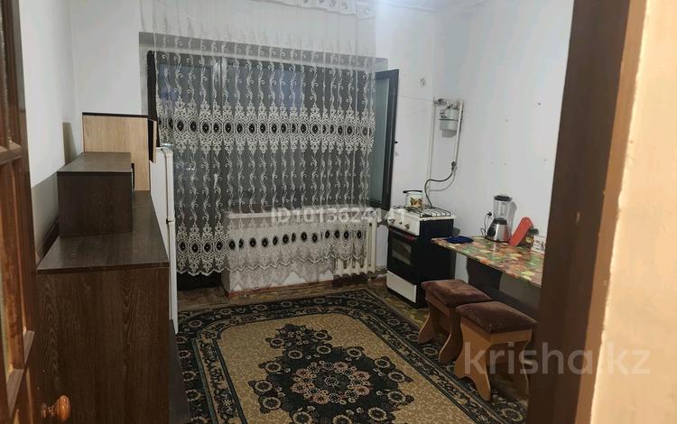 1-бөлмелі пәтер · 38 м² · 4/4 қабат, Утеулиева 30 — Гранд базар, бағасы: 5.5 млн ₸ в Таразе — фото 2