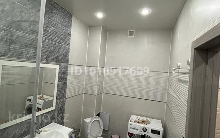 2-комнатная квартира · 76 м² · 5/5 этаж, мкр Кадыра Мырза-Али, Абулхаир хана 177/1 — Абулхаир хана -правдухина за 30.5 млн ₸ в Уральске — фото 2