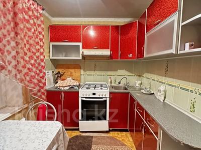 3-комнатная квартира, 60 м², 5/5 этаж, мкр 8, Гришина 76 — Возле клиники «Дару» и магазин бытовой техники «Мечта» за 17 млн 〒 в Актобе, мкр 8