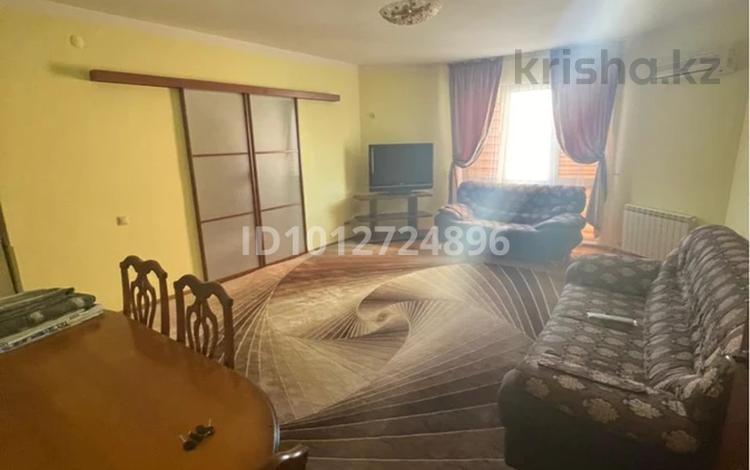 3-комнатная квартира · 100 м² · 6/8 этаж, 14-й мкр 59а за 230 000 ₸ в Актау — фото 2