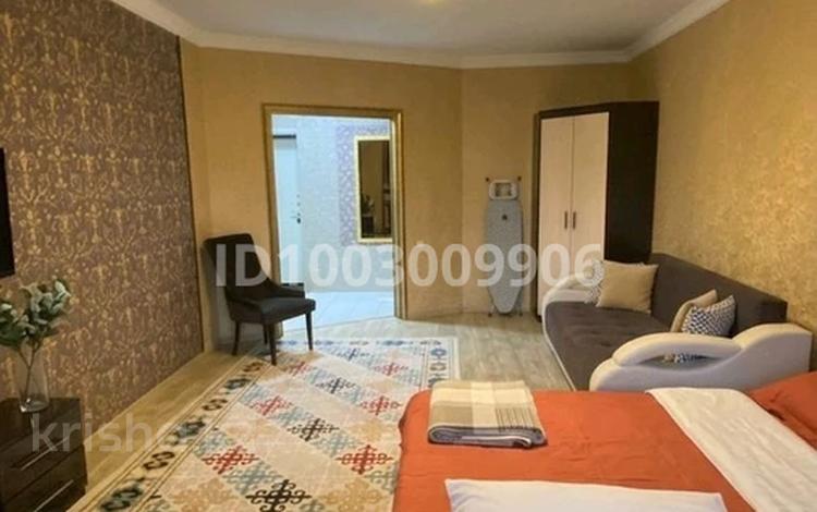 1-бөлмелі пәтер · 60 м² · 2/5 қабат, мкр. Алтын орда, Ораз Татеулы 2 — Ледовая арена, бағасы: 10 000 ₸ в Актобе — фото 84