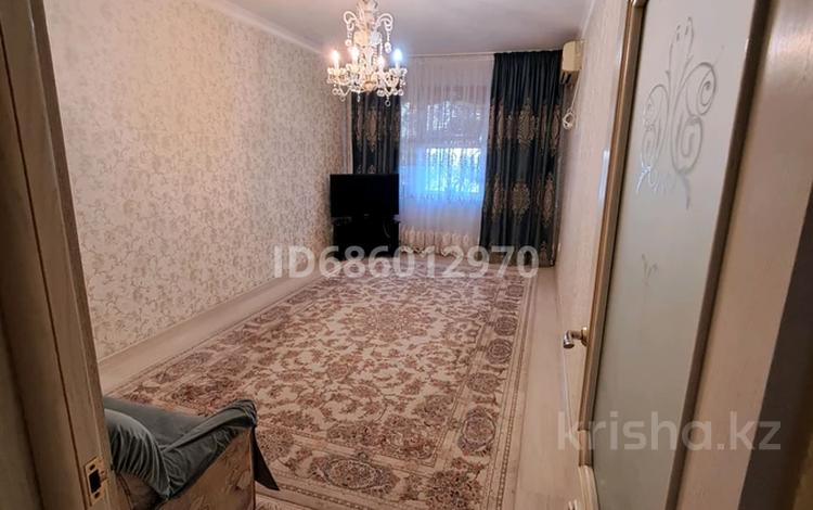 4-комнатная квартира, 90 м², 3/5 этаж помесячно, 13-й мкр 2