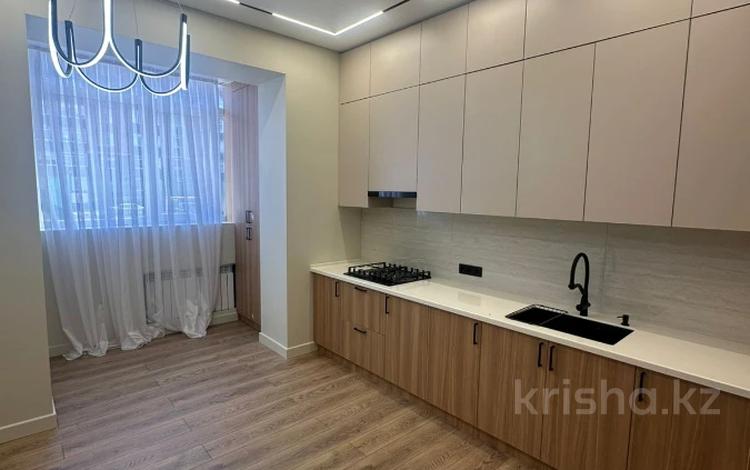 2-бөлмелі пәтер · 76 м² · 1/5 қабат, Алтын орда ш/а., бағасы: 35 млн ₸ в Актобе, мкр. Алтын орда — фото 2