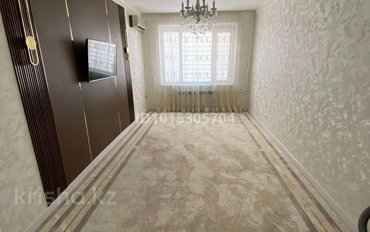 2-комнатная квартира · 57 м² · 1/5 этаж, 12-й мкр 69 — 12 школа,13 школа за 200 000 ₸ в Актау — фото 2