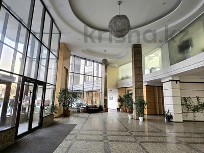 4-комнатная квартира · 140 м² · 13/21 этаж, Кабанбай батыра (бывш.Калинина) 87 — Абылайхана (бывш.Коммунистическая) за 185 млн 〒 в Алматы, Алмалинский р-н