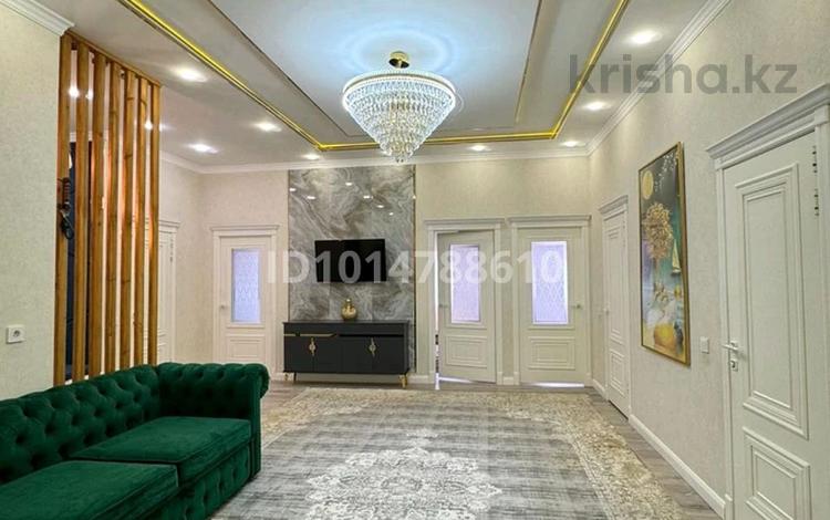 3-комнатная квартира · 130 м² · 3/10 этаж, 18А мкр 10 за 65 млн ₸ в Актау — фото 2