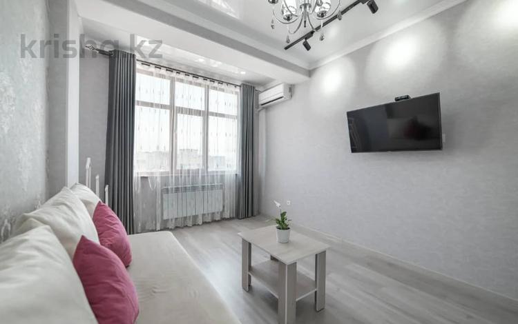1-комнатная квартира, 50 м² посуточно, Рыскулова 79б за 20 000 〒 в Бишкеке — фото 2