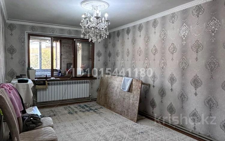 3-комнатная квартира · 60 м² · 5/5 этаж, 8-й микрорайон 8а за 250 000 ₸ в Шымкенте, Туран р-н — фото 2
