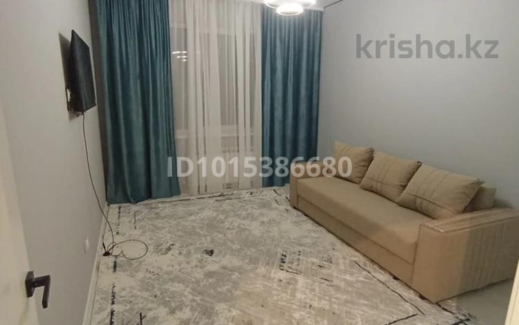 1-комнатная квартира · 36 м² · 2/10 этаж, Жансугурова 90Е — Таза, жайлы пәтер ұзақ мерзімге жалға беріледі. Уйде тұруға қажетті жағдайдың бәрі бар. Жиһаздары мен тұрмыстық техникалары қарастырылған. Үйдің жанында мектеп, садик, супермаркеттер бар остановка жақын орналасқан! Бағасы 160000+ком услуга+50000 депозит! за 160 000 ₸ в  — фото 2