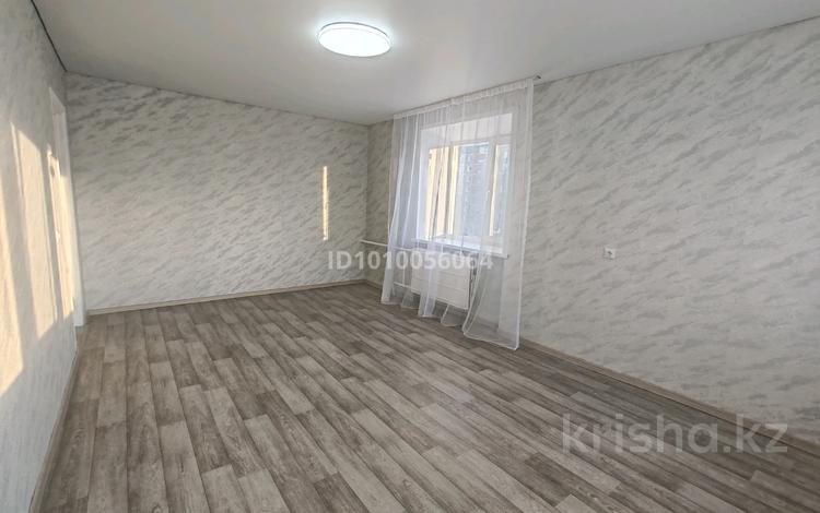 1-комнатная квартира · 32 м² · 5/5 этаж, 1 мая 38 за 10.2 млн 〒 в Павлодаре — фото 4