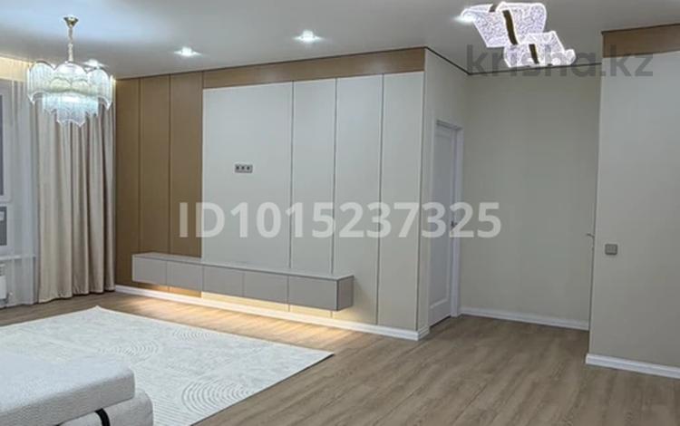 3-бөлмелі пәтер · 70 м² · 5/6 қабат, И.Есенберлина 11/2, бағасы: 49.9 млн ₸ в Усть-Каменогорске — фото 2