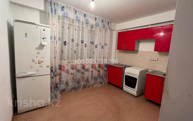2-бөлмелі пәтер · 55 м² · 3/9 қабат, Мелькомбинат 1, бағасы: 140 000 ₸ в Семее — фото 8