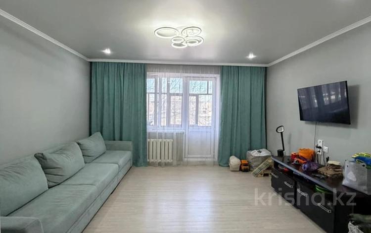 2-комнатная квартира · 53 м² · 2/9 этаж, Дулатова 167 за 31 млн 〒 в Семее — фото 2