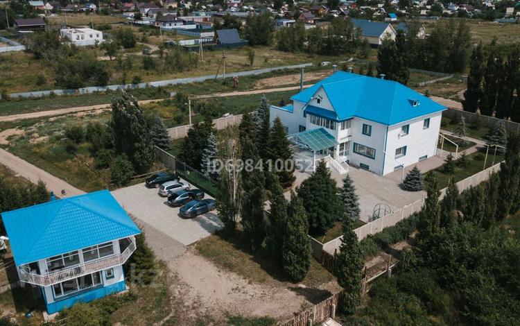 Дом · 8 комнат · 640 м², Озерная 1/3 за 150 000 〒 в Костанае — фото 14