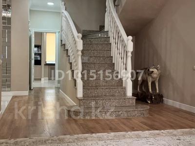 8-комнатная квартира · 300 м² · 1/3 этаж, мкр. Алтын орда, Мангилик Ел 7 за 850 000 ₸ в Актобе
